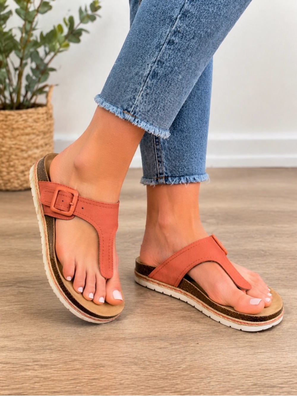 Bjorndal Penelope Thong Sandals Coral Buckle 8M Boho Beach Casual Comfort